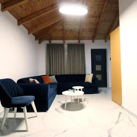 מלון דירות Luxury Pigeons Cave קסאמיל